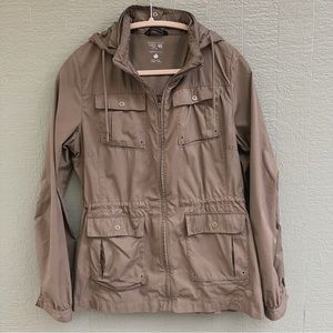 Mountain Hardware Jacket, sage green, sz Large Good Used Condition